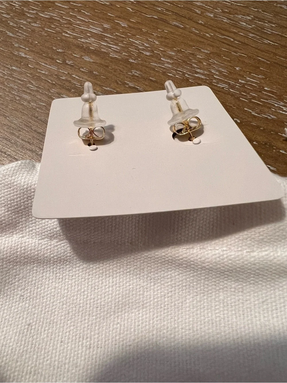 NEW Oshena shell earrings